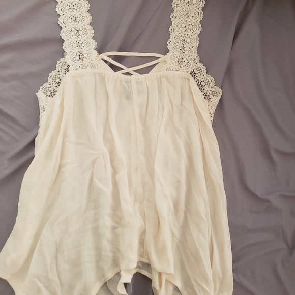 Off white Rue 21 lace strap top size large - Picture 2 of 5